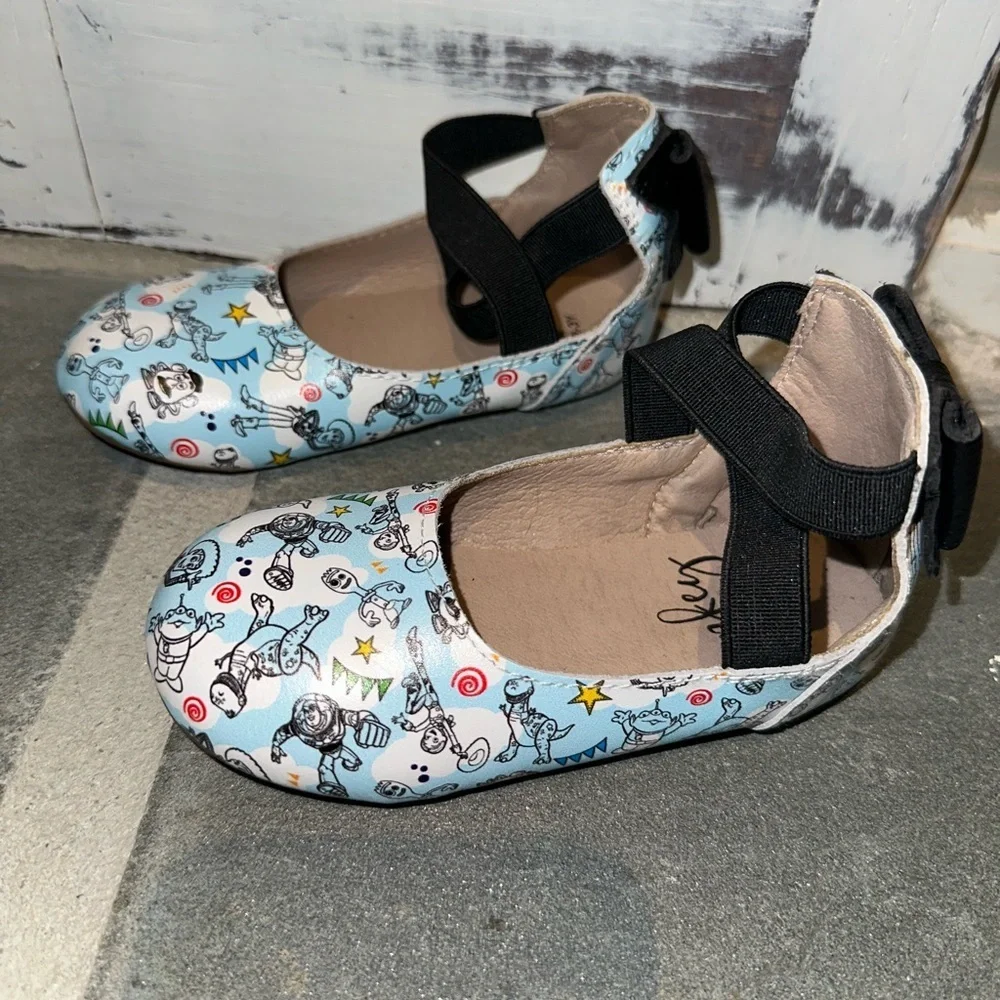 NWOT Monkey Feet Toy Story Kids Cartoon Print Shoes with Black Straps & Bows
